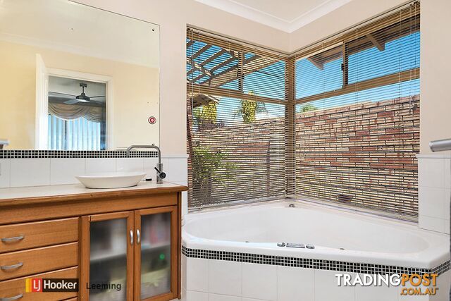 11 Apex Close LEEMING WA 6149