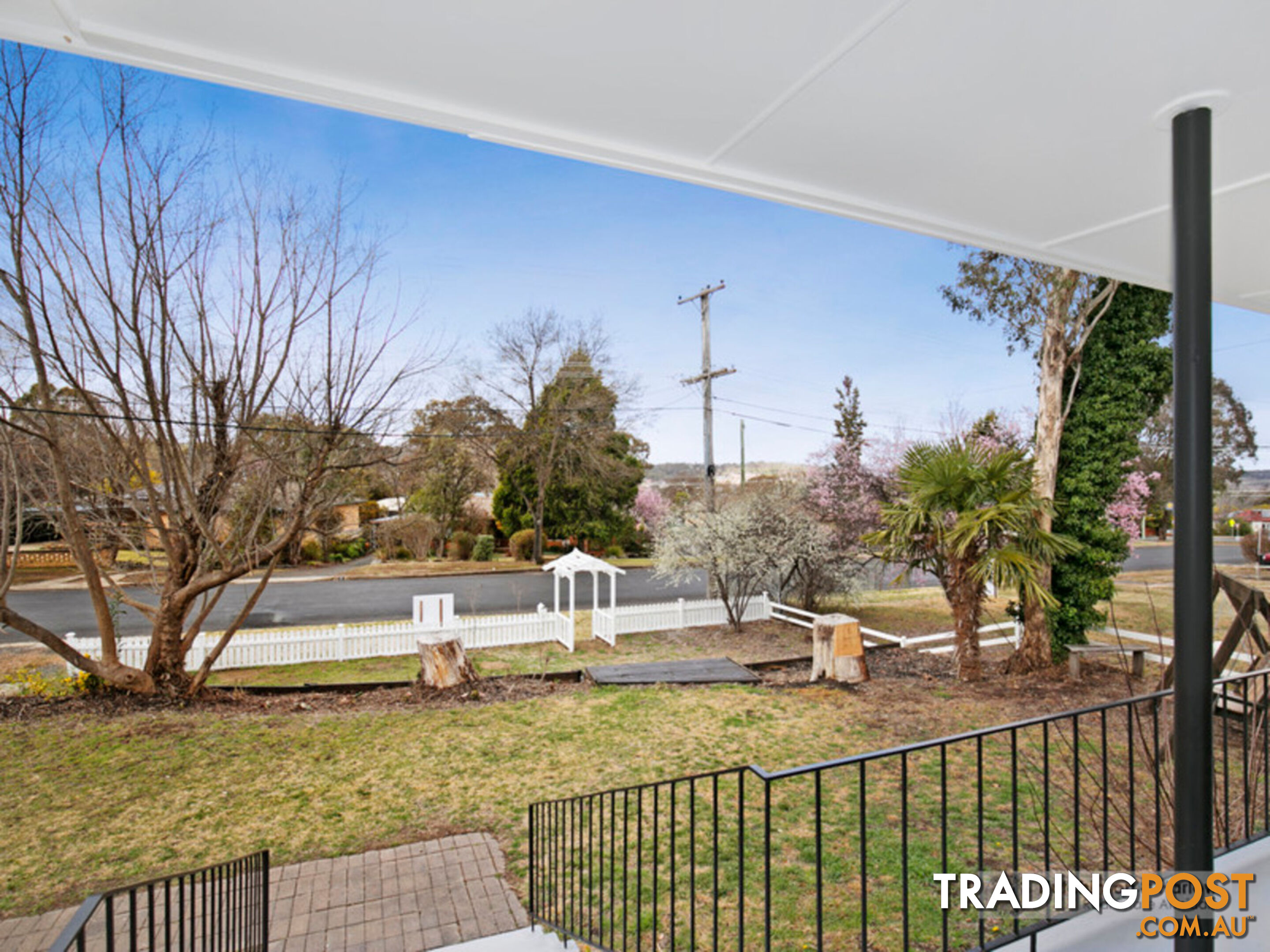 12 Chestnut Avenue Armidale NSW 2350