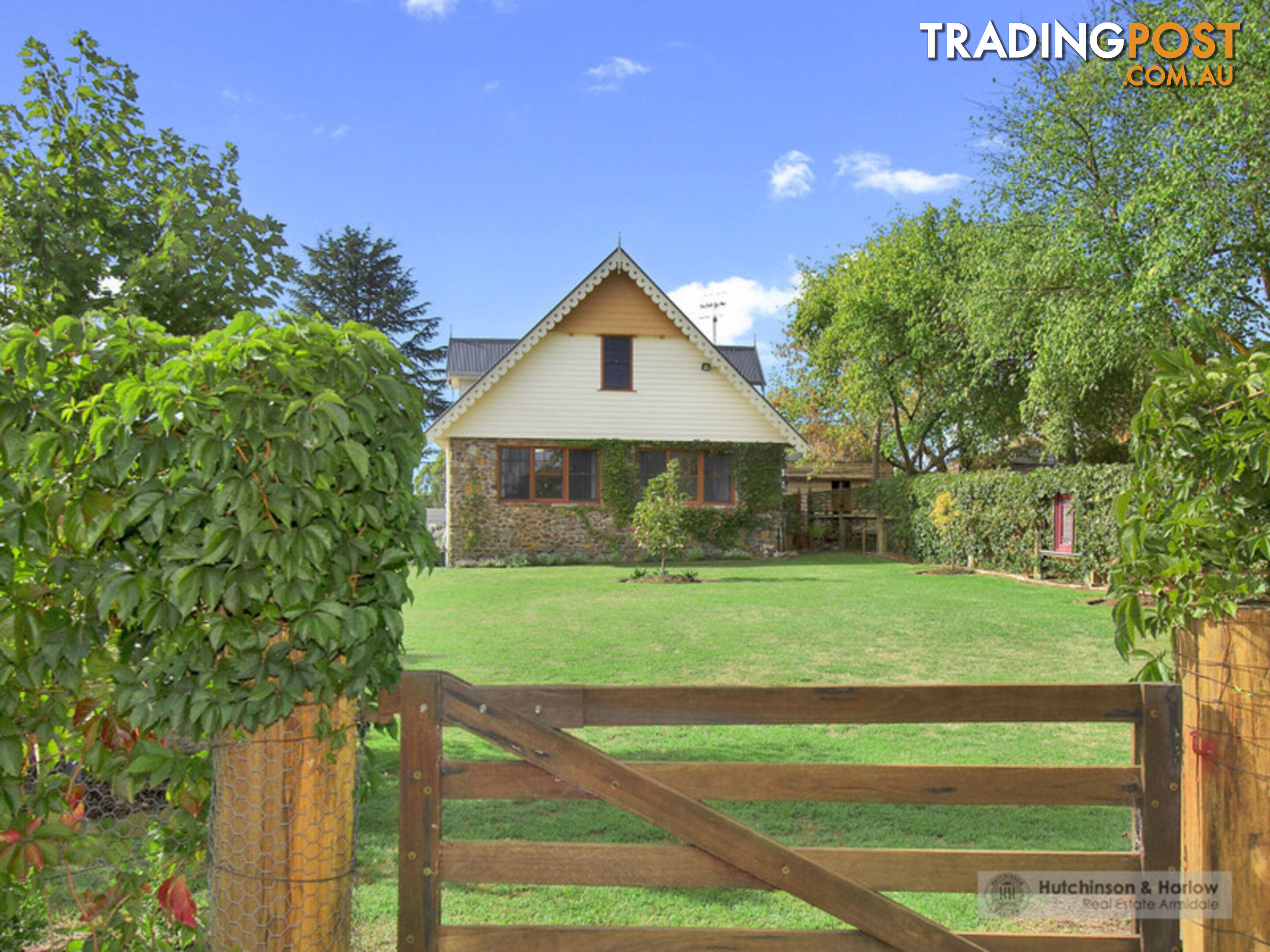 2 Everett Street Uralla NSW 2358