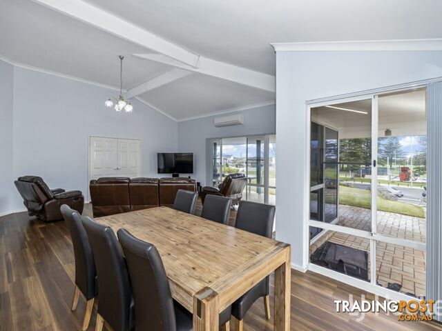 2 Oceanside Promenade MULLALOO WA 6027