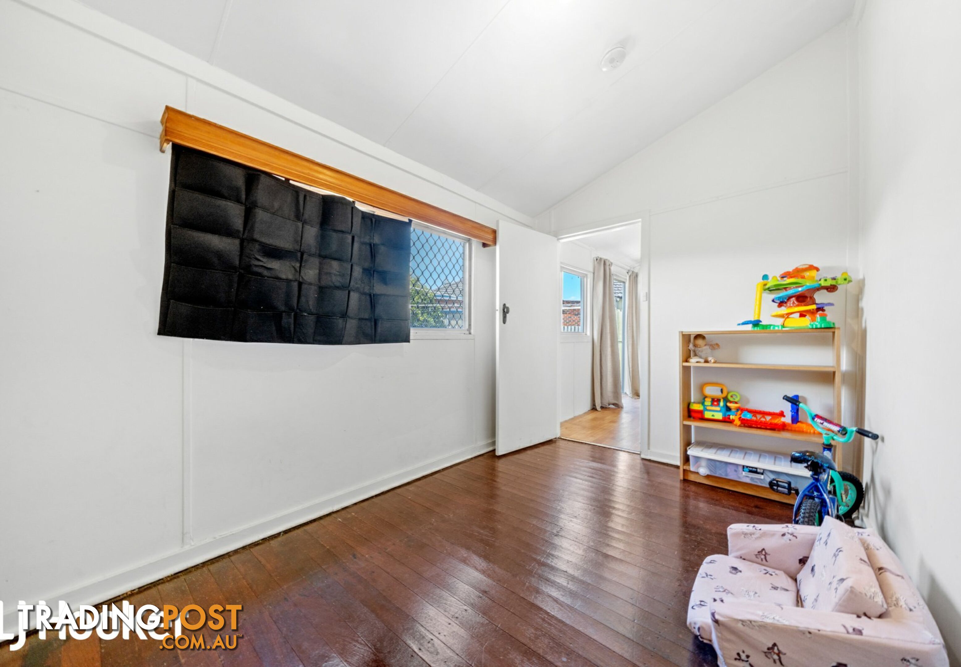 8 Plummer Street EAST VICTORIA PARK WA 6101