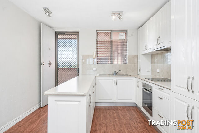 65/6 Hampton Street BURSWOOD WA 6100 - photo 3 of 25