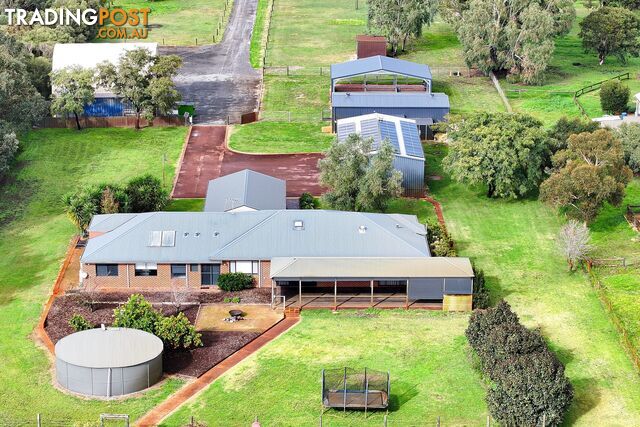 94 Cunningham Drive OAKFORD WA 6121