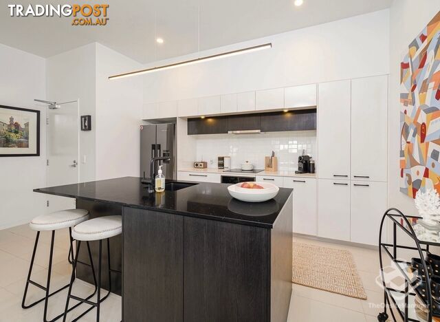 ID:21192600 9 Hooker Boulevard Broadbeach Waters QLD 4218 - photo 3 of 14