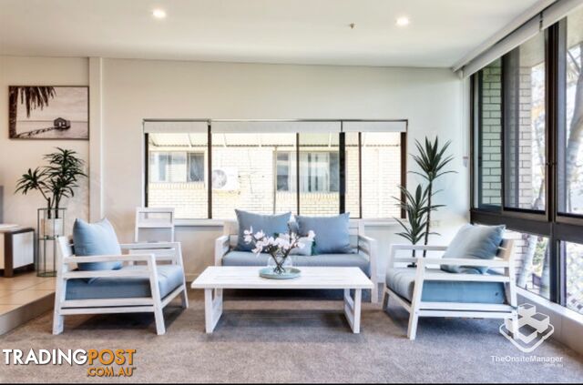 1 408 Marine Parade Biggera Waters QLD 4216 - photo 3 of 10