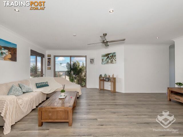 18 Mataranka Drive Worongary QLD 4213 - photo 5 of 21