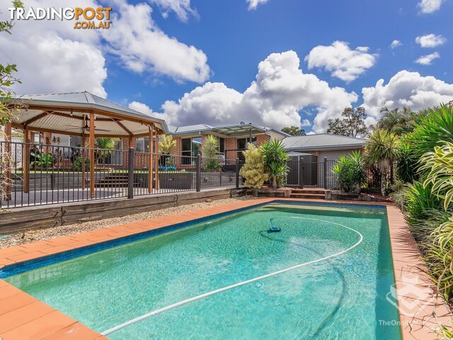 18 Mataranka Drive Worongary QLD 4213 - photo 2 of 21