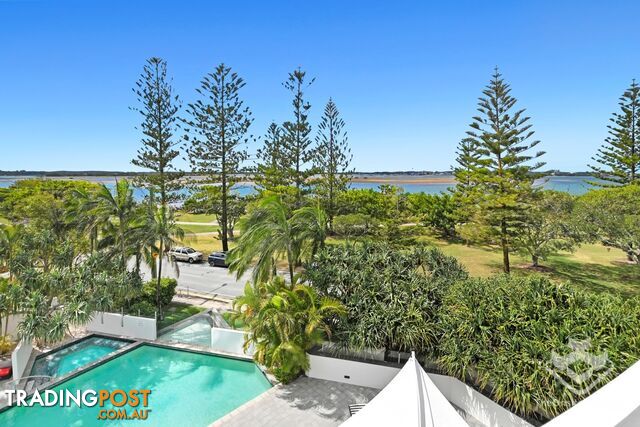 ID:21194303 230 Marine Parade Labrador QLD 4215