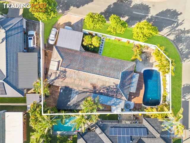 132 Oceanic Drive Mermaid Waters QLD 4218 - photo 3 of 18