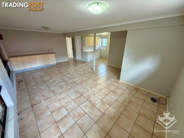 25 Koola Street Wishart QLD 4122 - photo 3 of 19