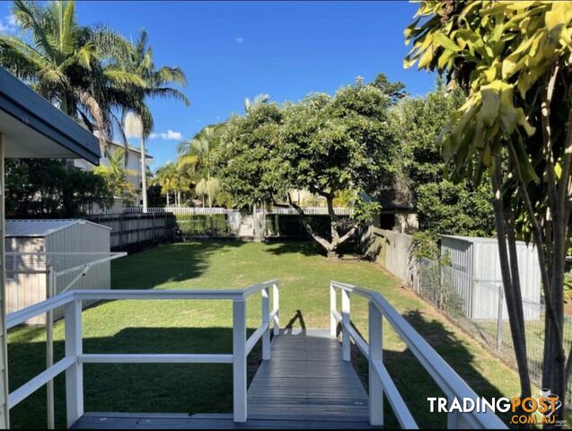 67 Worendo Street Southport QLD 4215