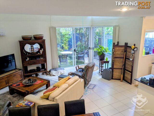 ID:21196440 71 Elizabeth Street Urangan QLD 4655 - photo 2 of 12