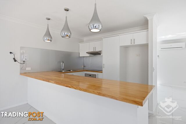 2 Trentham Court Parkwood QLD 4214 - photo 4 of 12