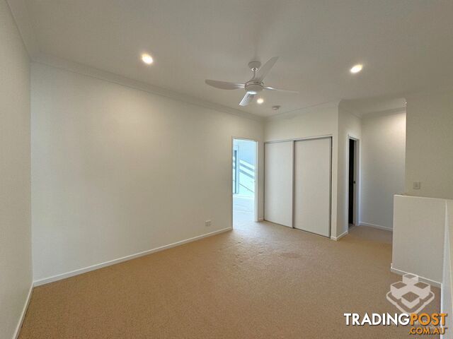 23 3400 Panorama Drive Carrara QLD 4211 - photo 4 of 12