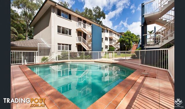 ID:21152773 129-131 Currumburra Road Ashmore Qld 4214 - photo 2 of 11