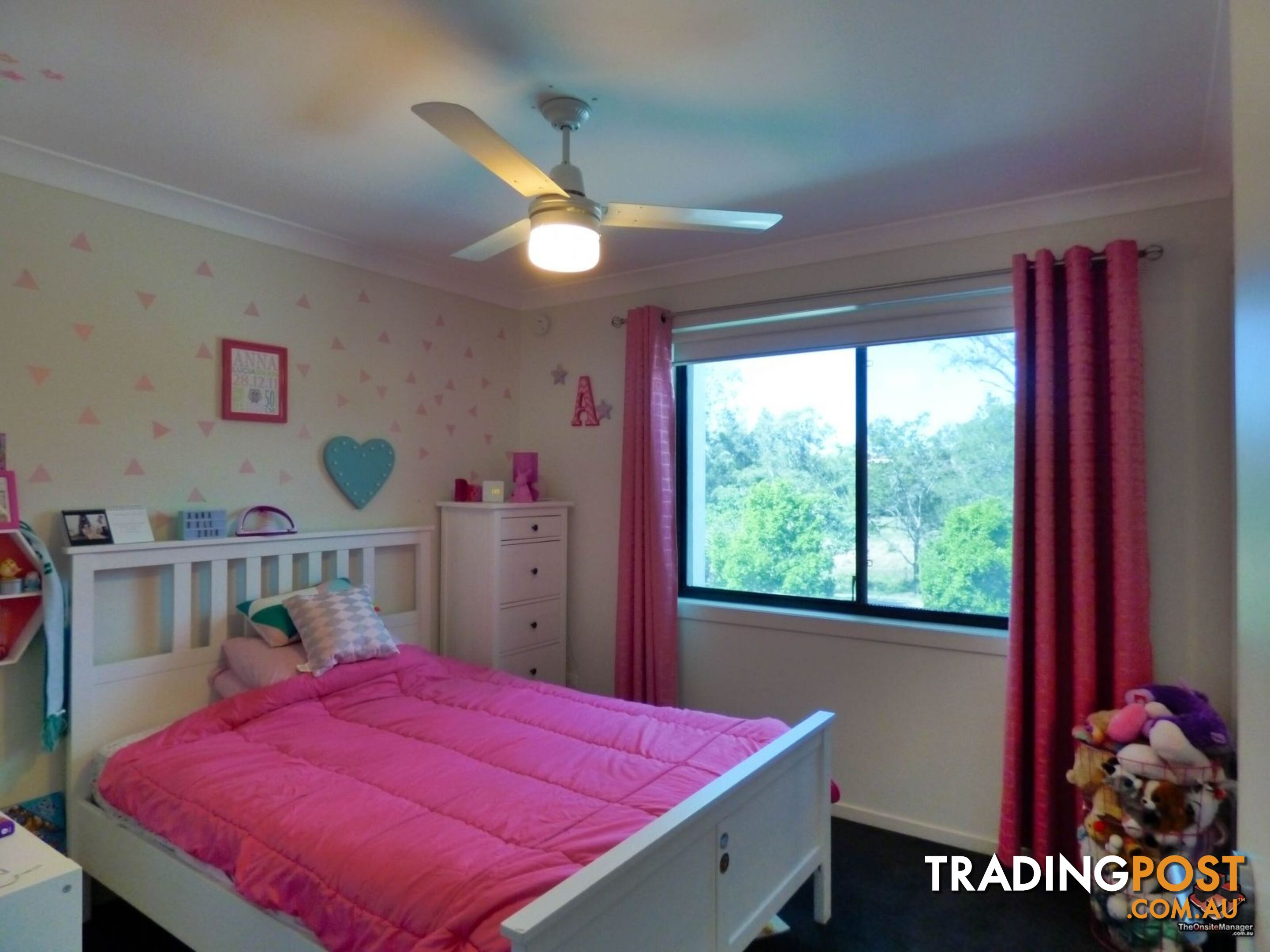 16 Surbiton Court Carindale QLD 4152