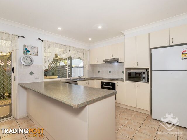 102 Cootharaba Drive Helensvale QLD 4212 - photo 5 of 15