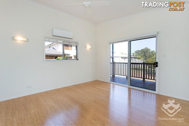 8 Stanaway Place Bellbowrie QLD 4070 - photo 3 of 5