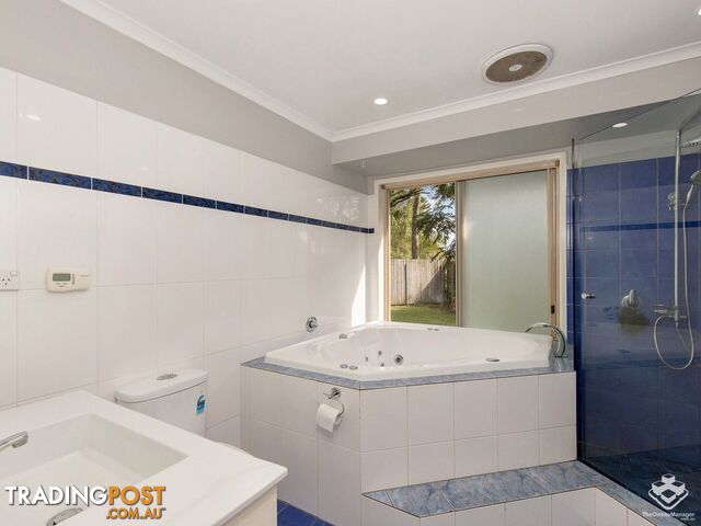 34 Saxon Court Nerang QLD 4211