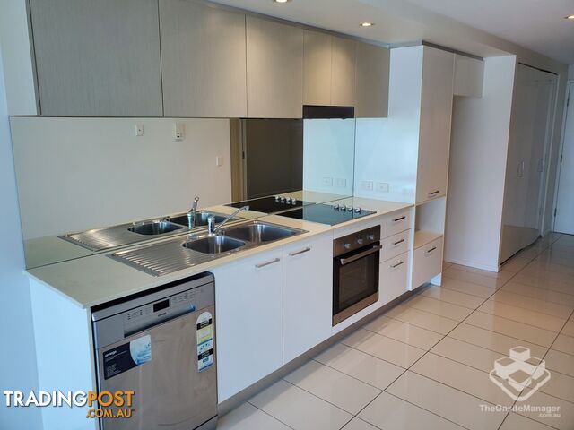 203 30-32 Paradise Island Surfers Paradise QLD 4217 - photo 3 of 13