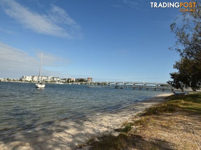 10 Victor Avenue Paradise Point QLD 4216