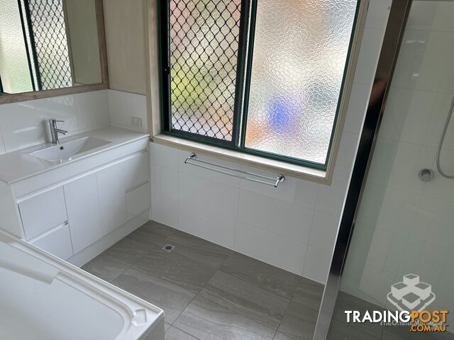 ID:21195604 28 Ancona Street Carrara QLD 4211 - photo 4 of 9