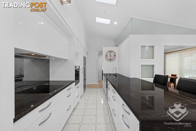 14 Cleveland Place Stretton QLD 4116