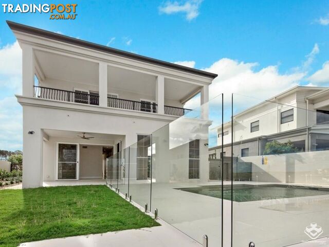 1077 Edgecliff Drive Hope Island QLD 4212