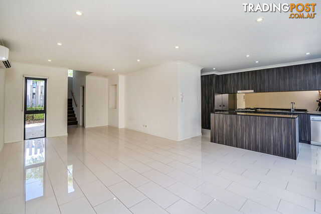 ID:21197470 18 Archipelago Street Pacific Pines QLD 4211 - photo 3 of 11