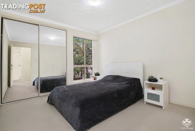ID:21154130 8 Mascar Street Upper Mount Gravatt QLD 4122 - photo 5 of 9