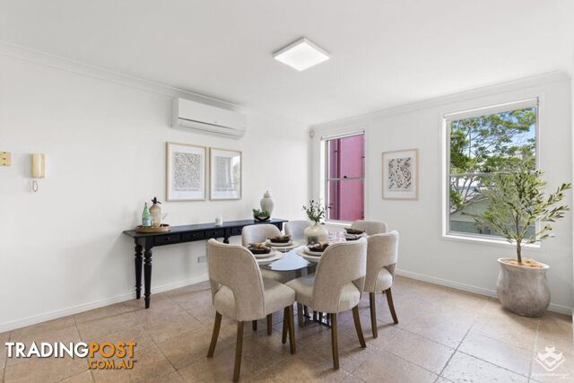 2/3108 The Boulevard Carrara QLD 4211 - photo 3 of 15