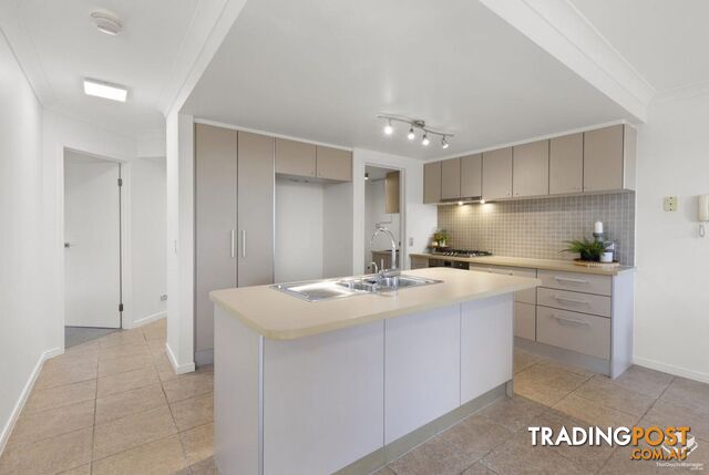 2/3108 The Boulevard Carrara QLD 4211 - photo 2 of 15
