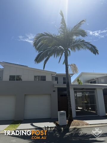 71 Venice Street Burleigh Waters QLD 4220