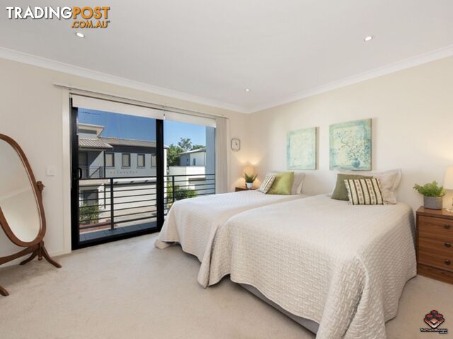 16 Surbiton Court Carindale QLD 4152