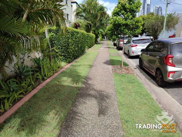 ID:21197560 7-13 Barranbali Street Surfers Paradise QLD 4217 - photo 4 of 4