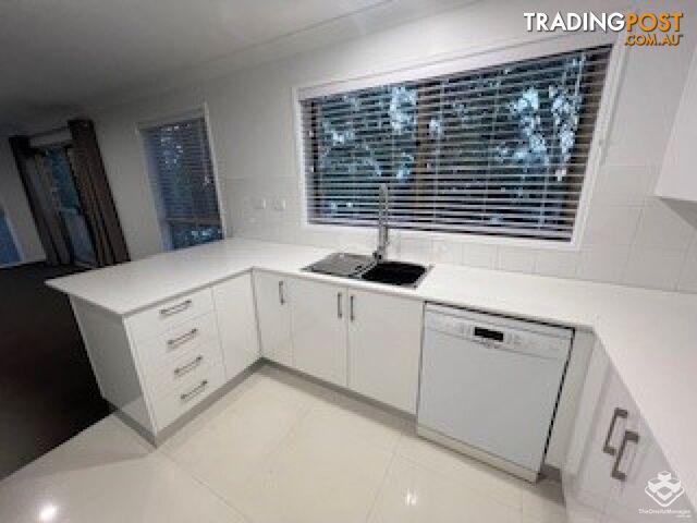 ID:21139606/13 Hilltop Street Labrador QLD 4215