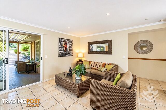 43 Allied Drive Arundel QLD 4214 - photo 2 of 11