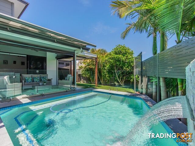 54 Milton Avenue Paradise Point QLD 4216