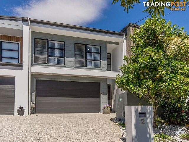 54 Milton Avenue Paradise Point QLD 4216