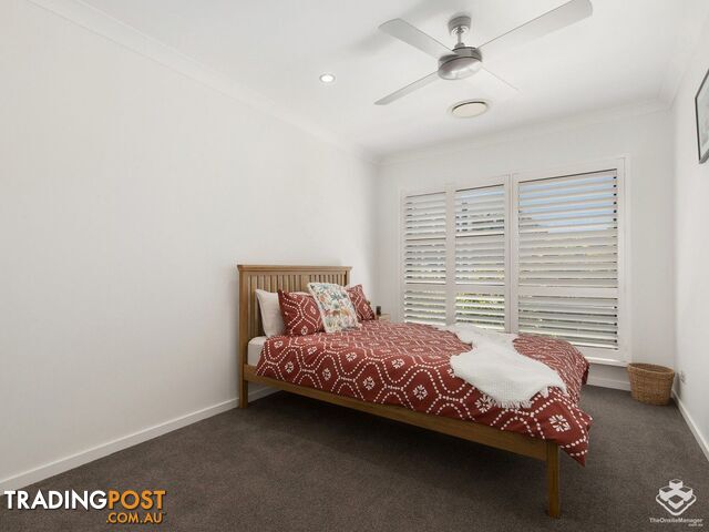 54 Milton Avenue Paradise Point QLD 4216