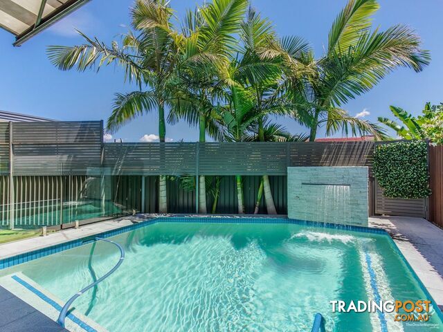 54 Milton Avenue Paradise Point QLD 4216