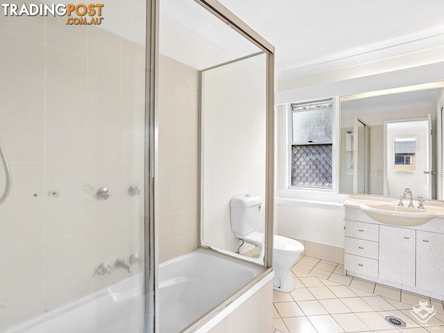 112/ 215 Cottesloe Drive Mermaid Waters QLD 4218