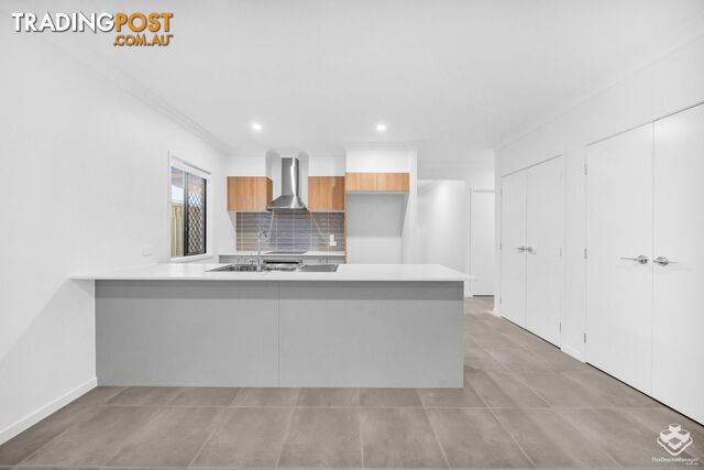 10 Potter Way White Rock QLD 4306