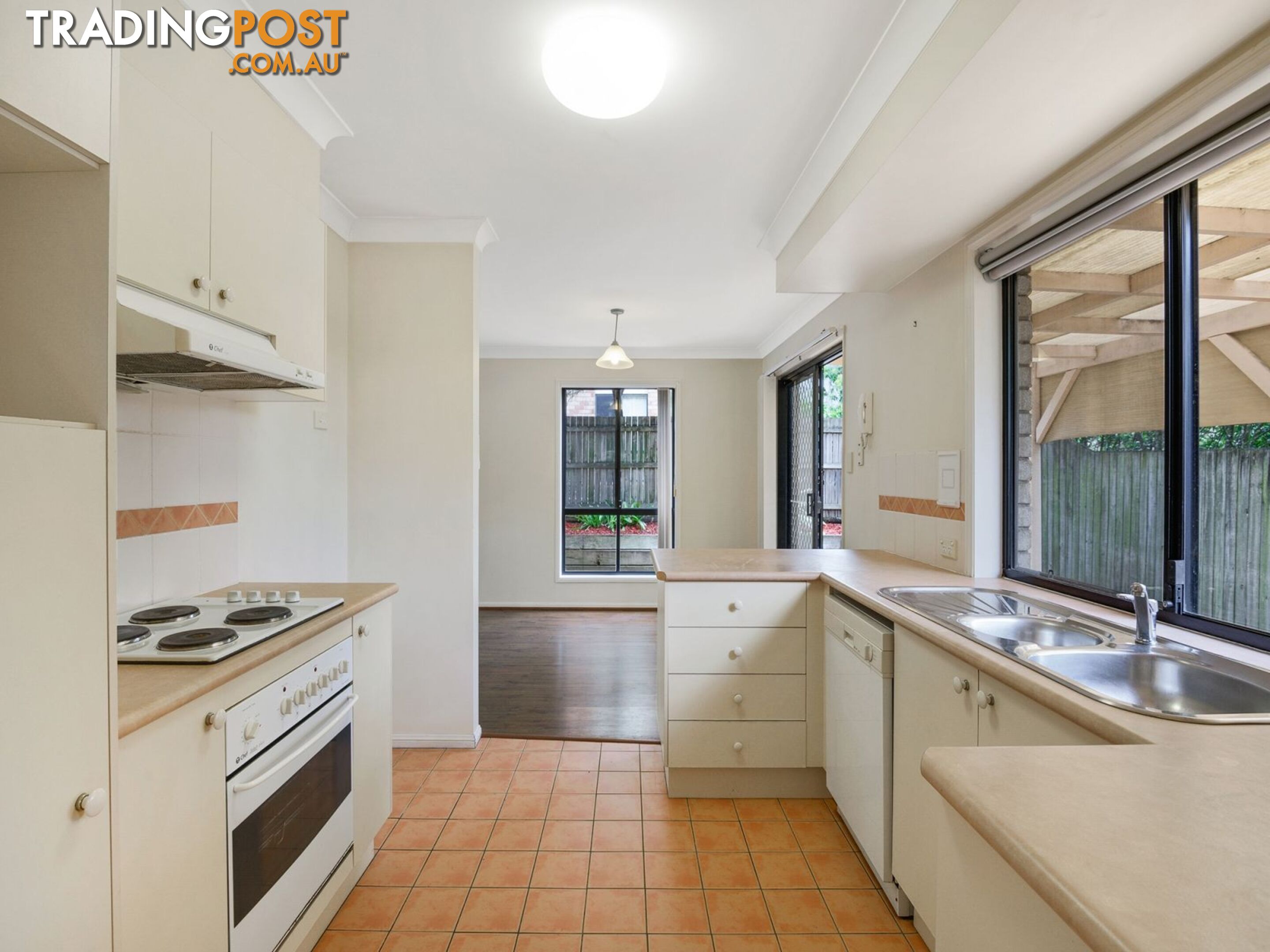 32/90 Oakleaf Street Eight Mile Plains QLD 4113