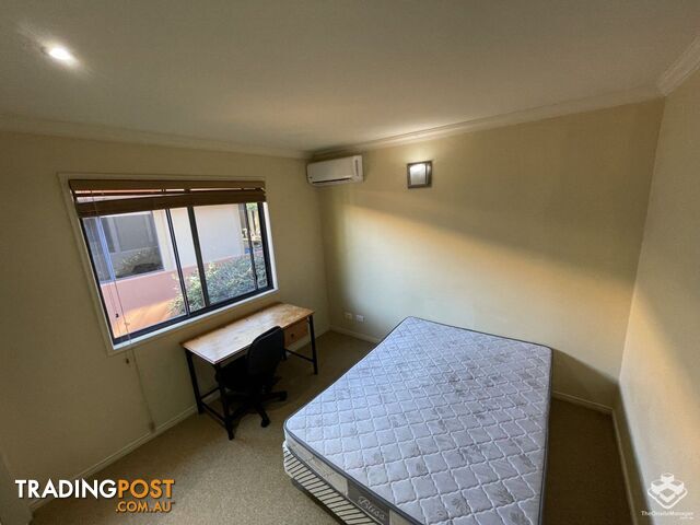 ID:21136112/ 4 University Drive Robina QLD 4226