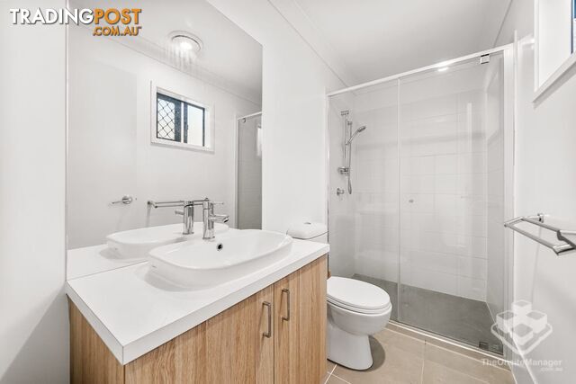 35 Huon Place Hillcrest QLD 4118 - photo 5 of 12