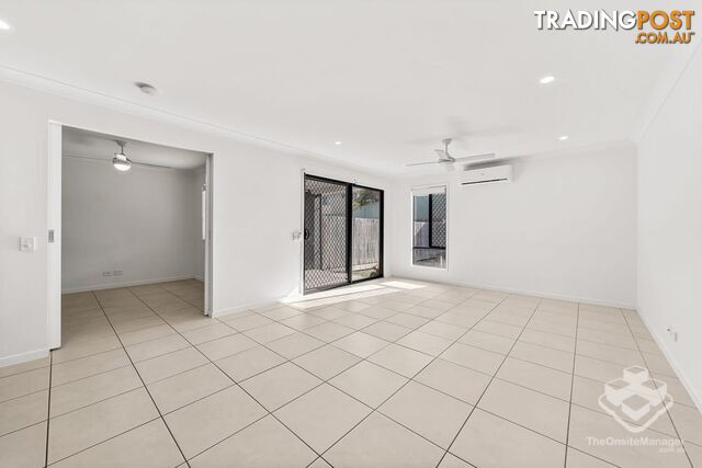35 Huon Place Hillcrest QLD 4118 - photo 2 of 12