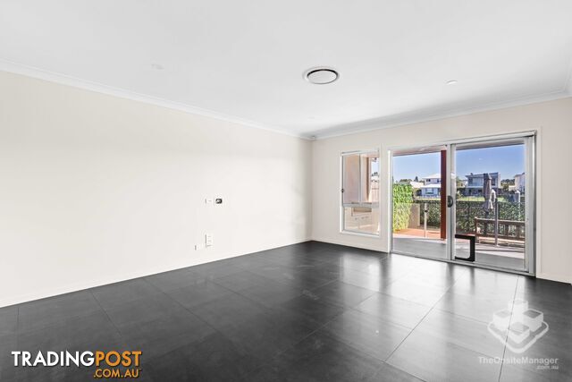 80 North Quay Circuit Hope Island QLD 4212 - photo 4 of 14