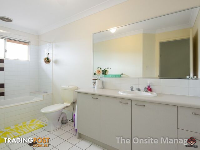 8 Earnshaw Street Calamvale QLD 4116