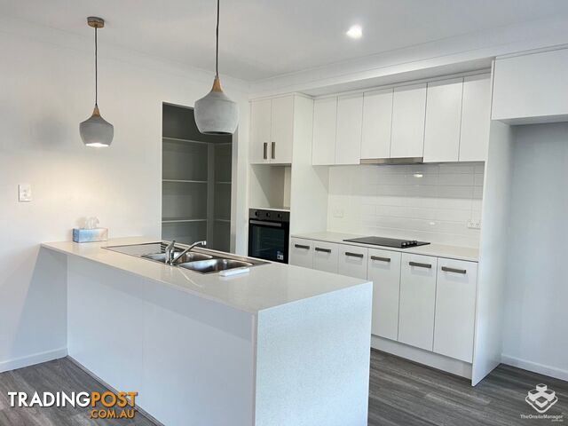 31 Moon Circuit Karawatha QLD 4117 - photo 3 of 16